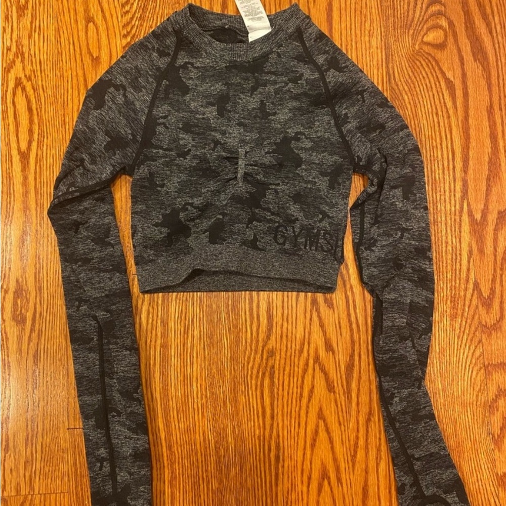 Gymshark long sleeve 
Size small